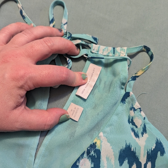 Sleeveless blouse M New York & Company - Picture 2 of 4